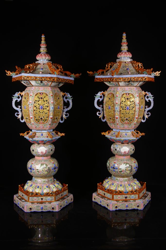 Qianlong-Style Famille-Rose Pierced Tower Palace Lanterns (Pair)