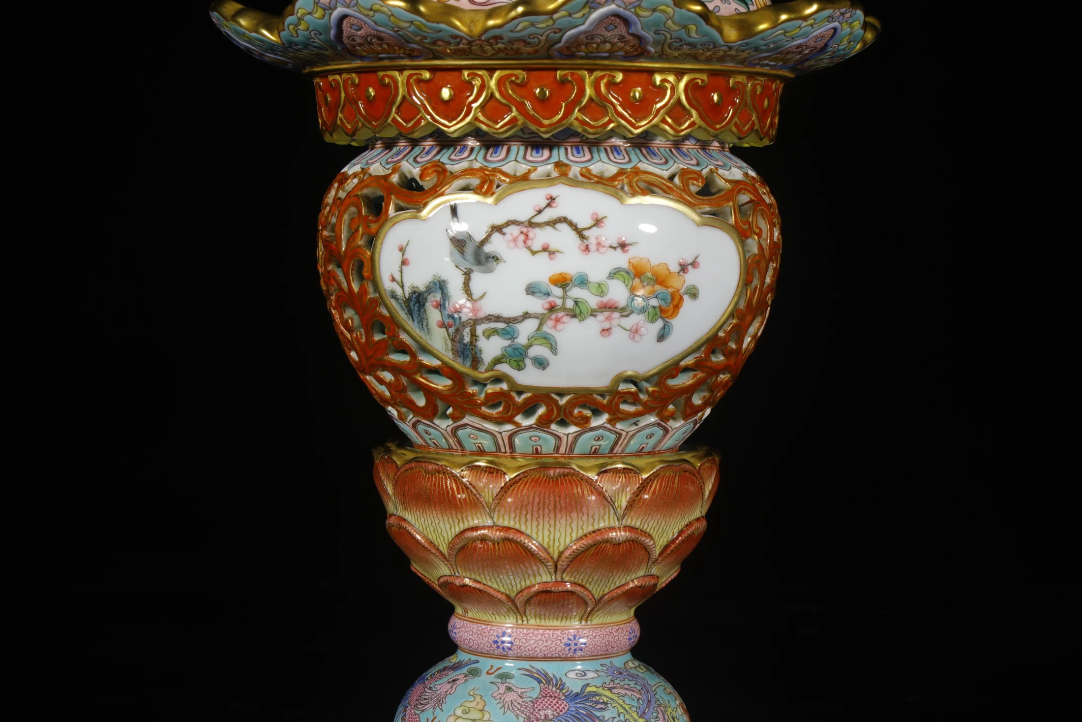 Jingdezhen famille rose incense burner pair, detail view 4