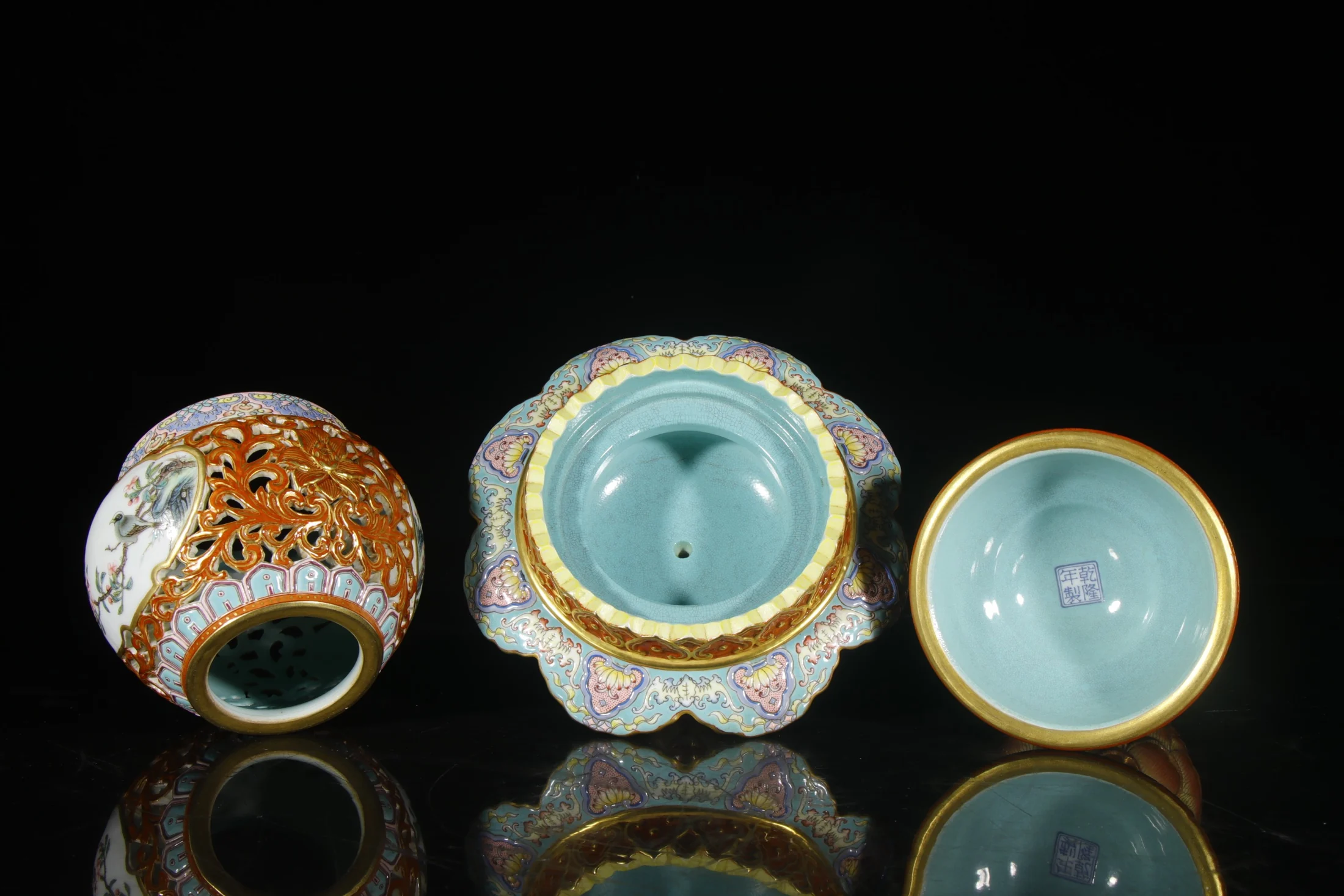 Jingdezhen famille rose incense burner pair, detail view 9