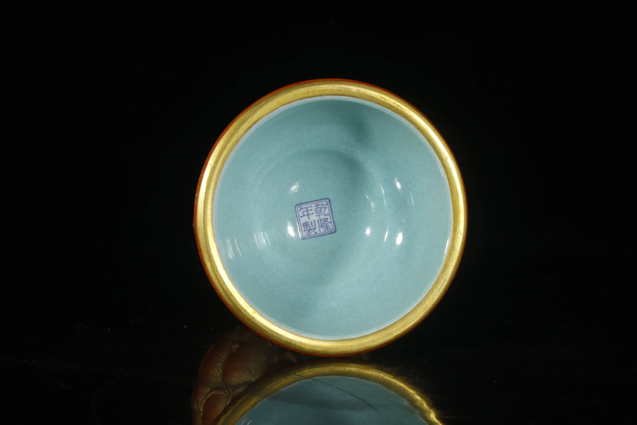 Jingdezhen famille rose incense burner pair, detail view 10