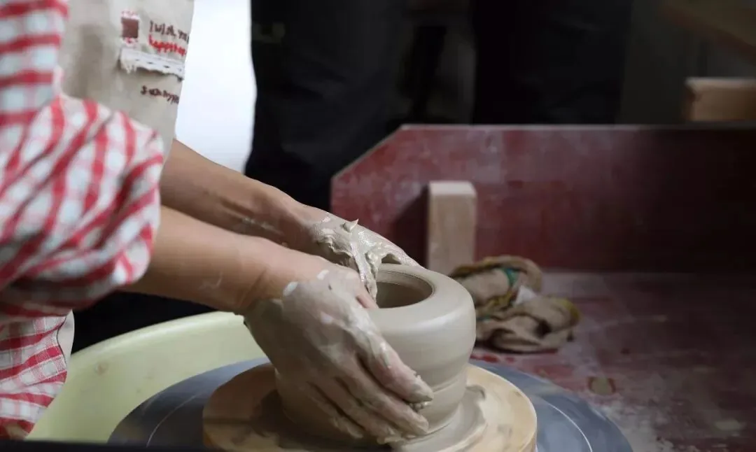 How Jingdezhen Porcelain Is Made: The 72 Traditional Steps